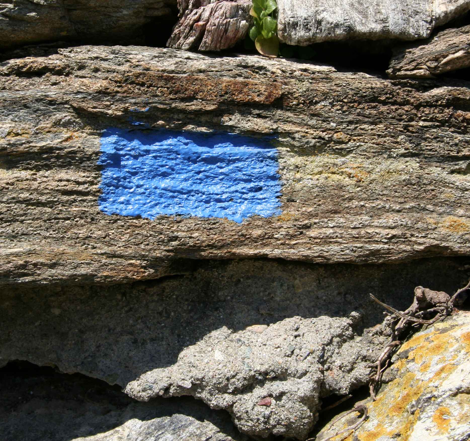 Balisage bleu. Avril 2007. Photo D.A.