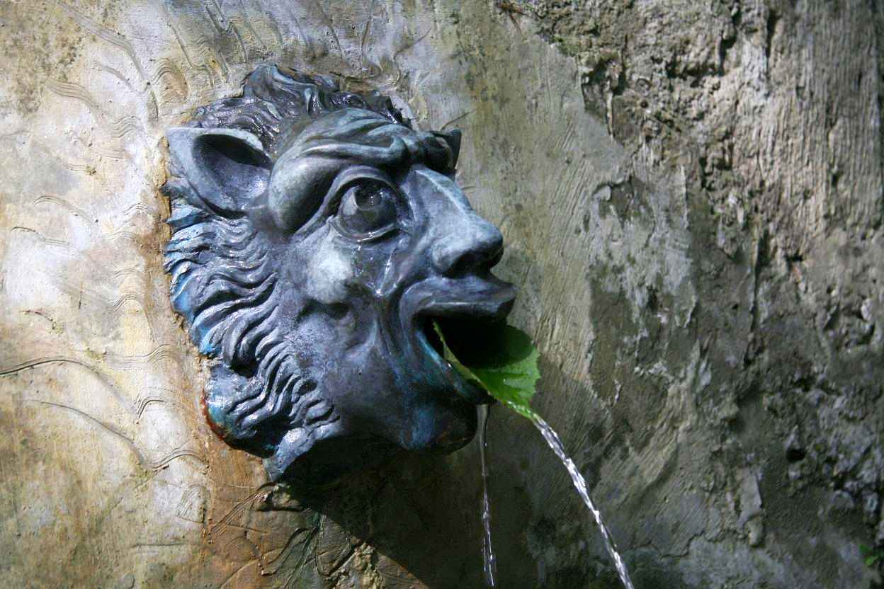 Le mascaron de la funtana Landi. Juillet 2012. Photo D.A.