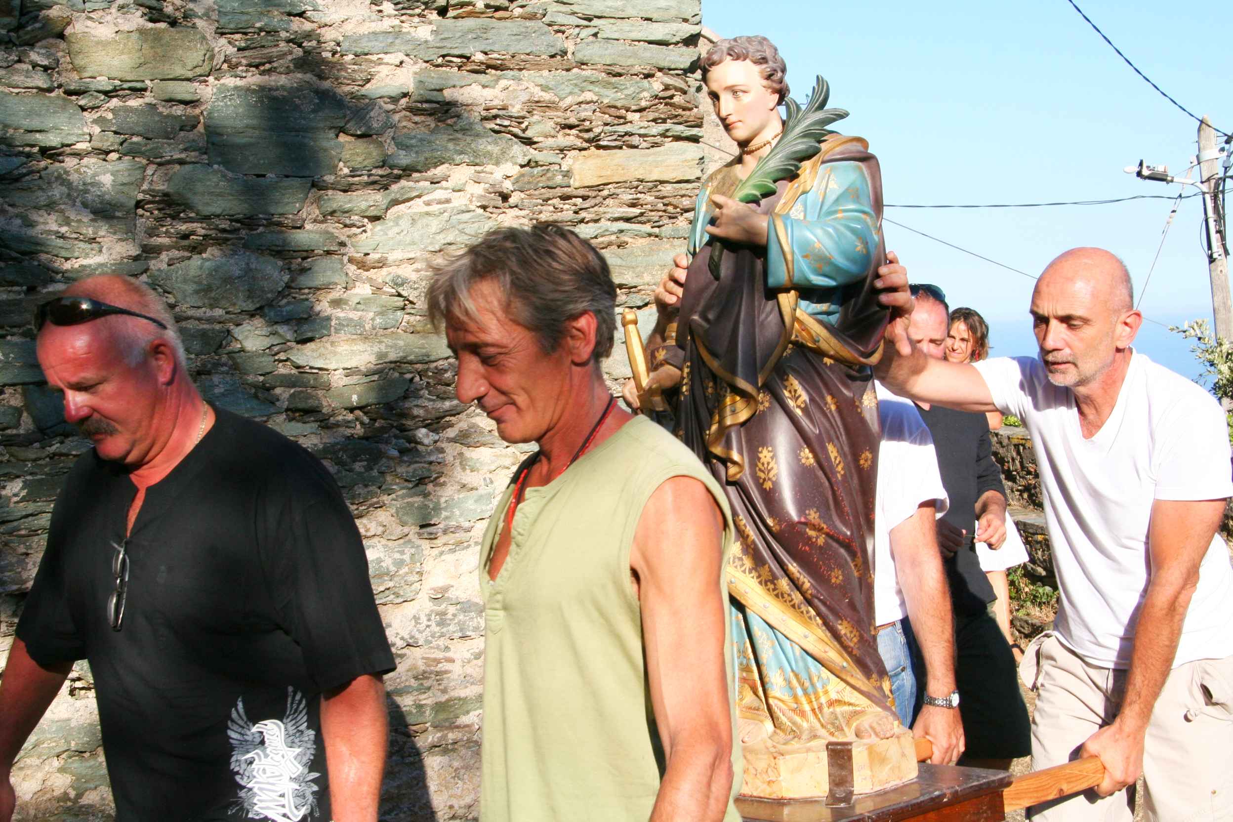 Saint-Pancrace en procession. Août 2008. Photo D.A.