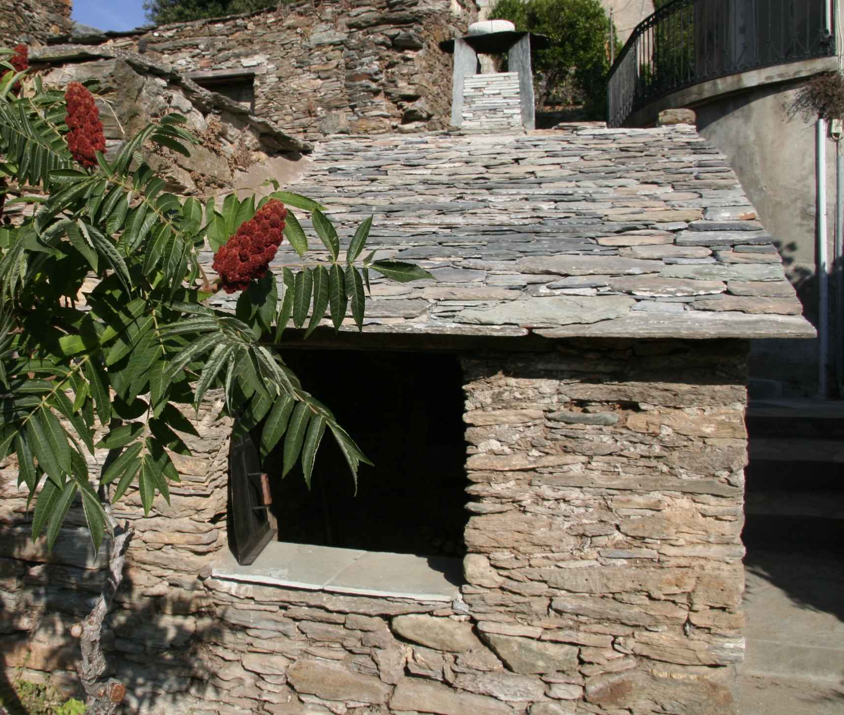 1 - Fornu vivu de Petra Viva. Août 2009. Photo D.A.