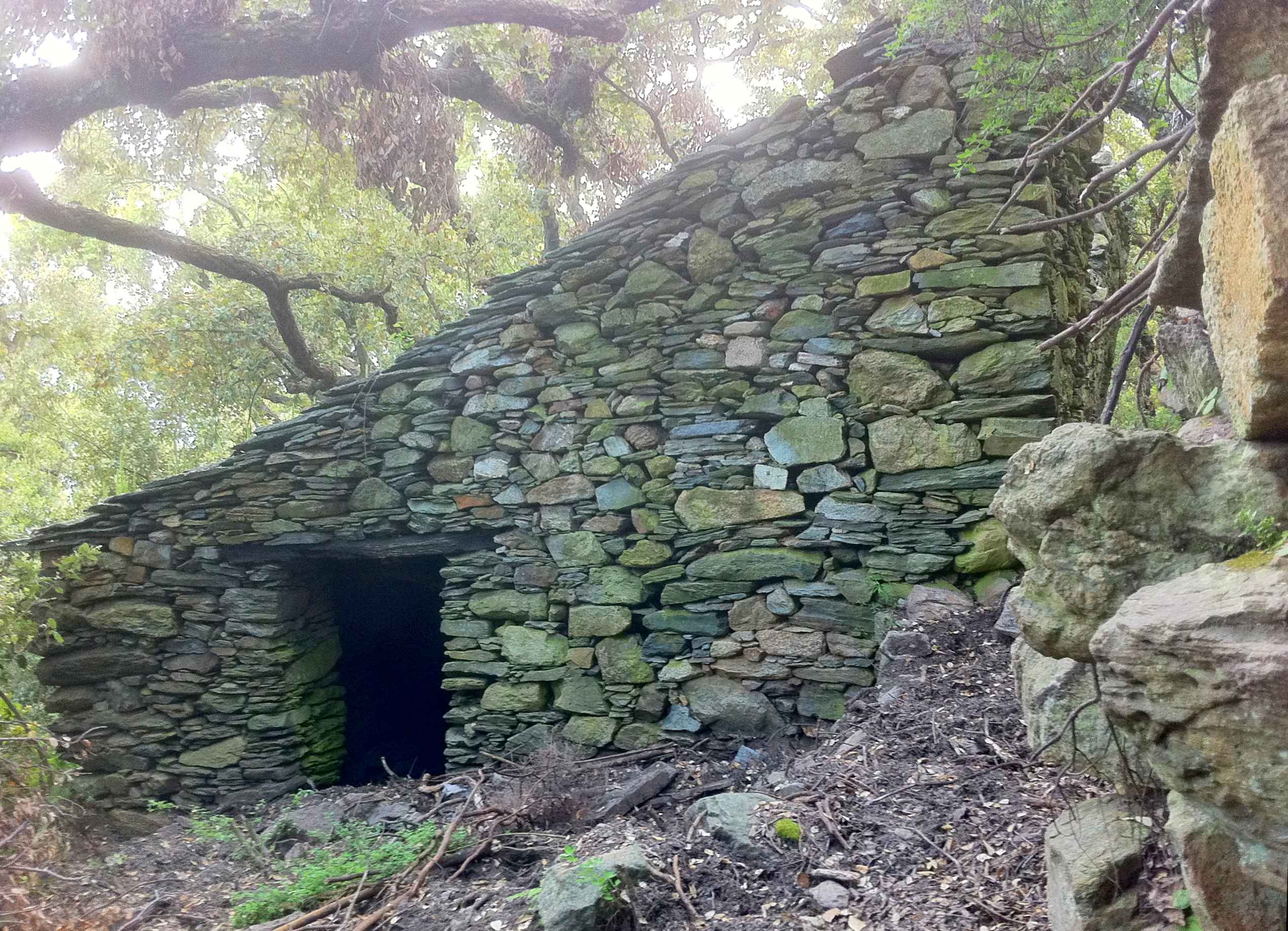 Bergerie sur le chemin. Mai 2011. Photo D.A.